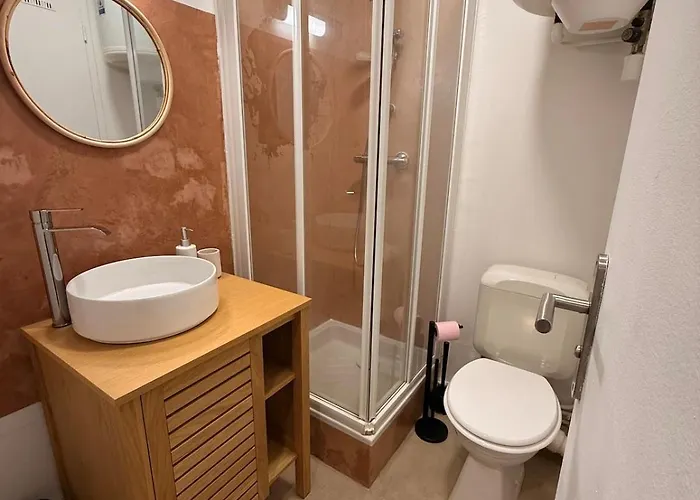 A 500 Metres De La - Parking Prive