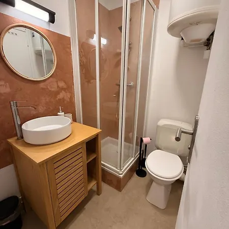 A 500 Metres De La - Parking Prive