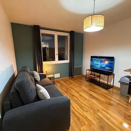 Apartment A 500 Metres De La - Parking Prive *